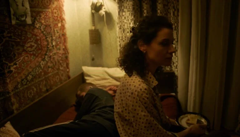 Момент из 8 серии 1 сезона